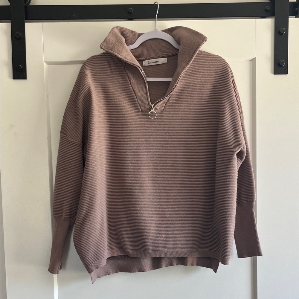 Women’s Large Sweatshirt